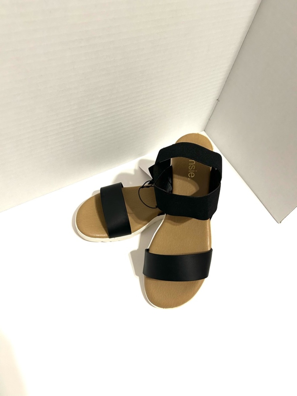 Kensie Black and Tan Flat Slide Sandals
